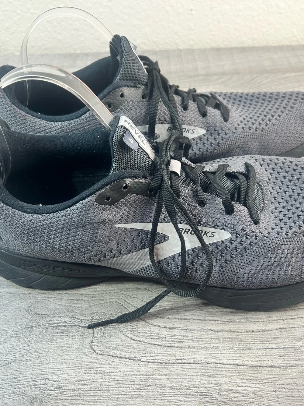 Brooks Revel 4 Men’s Size 11.5 D Gray and Black Knit Running Shoes Sneaker